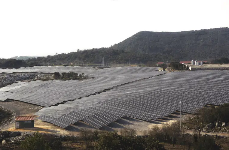 High-Efficiency Solar Power Panels by SUNOLUXE